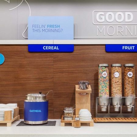 Holiday Inn Express & Suites Coldwater By Ihg Экстерьер фото