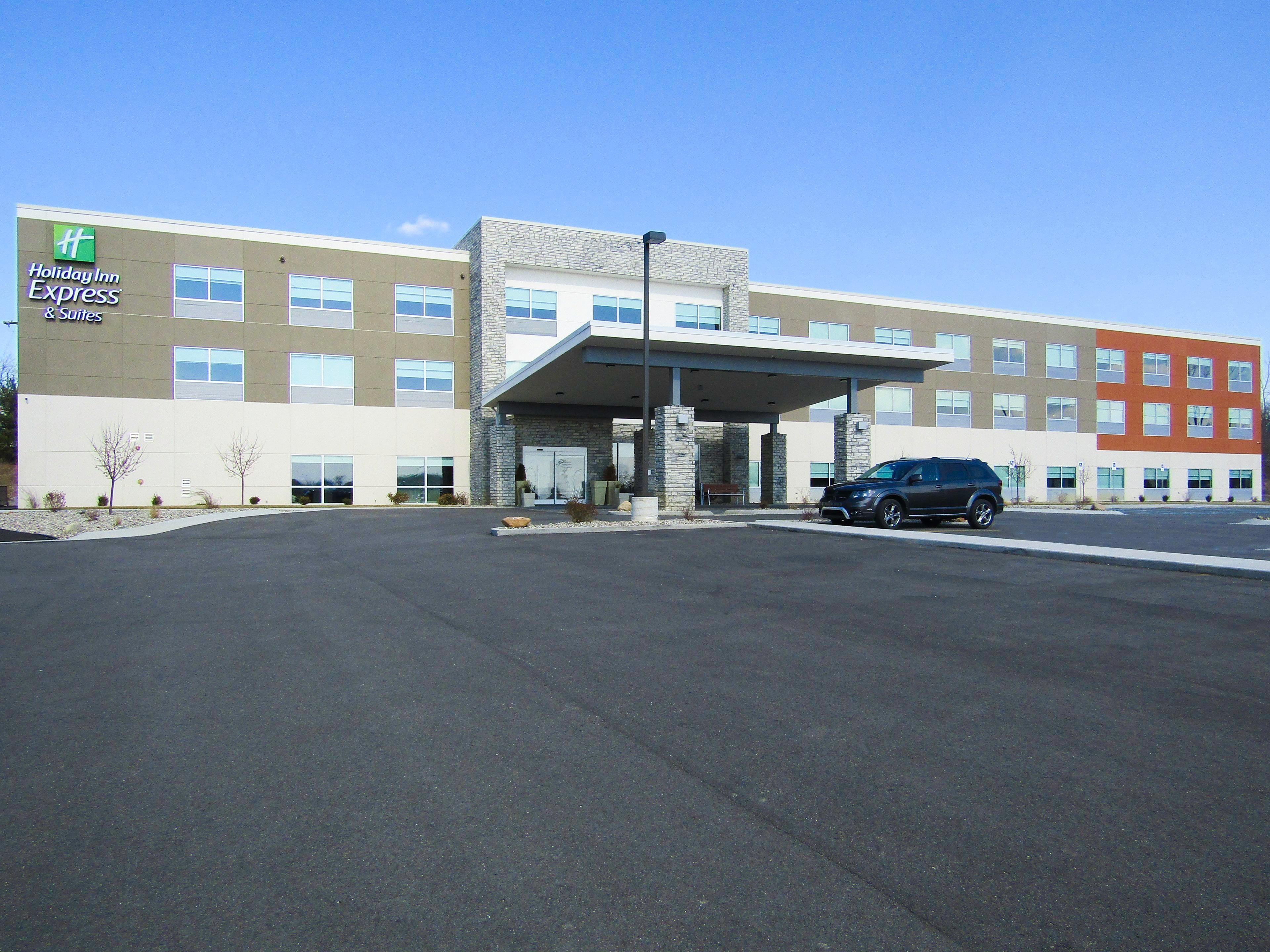 Holiday Inn Express & Suites Coldwater By Ihg Экстерьер фото
