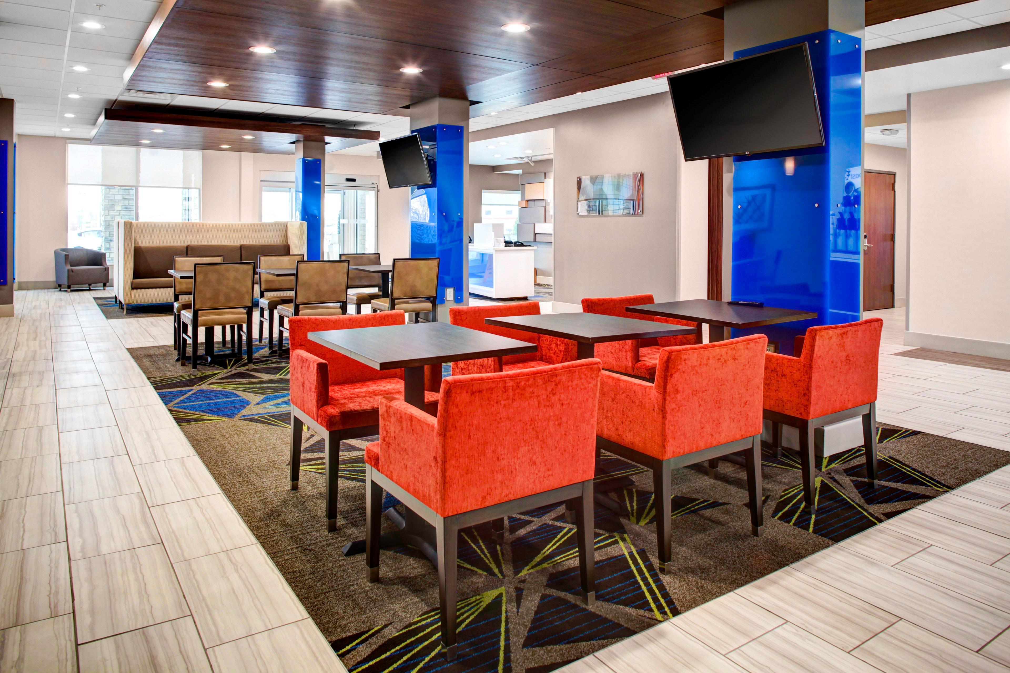 Holiday Inn Express & Suites Coldwater By Ihg Экстерьер фото