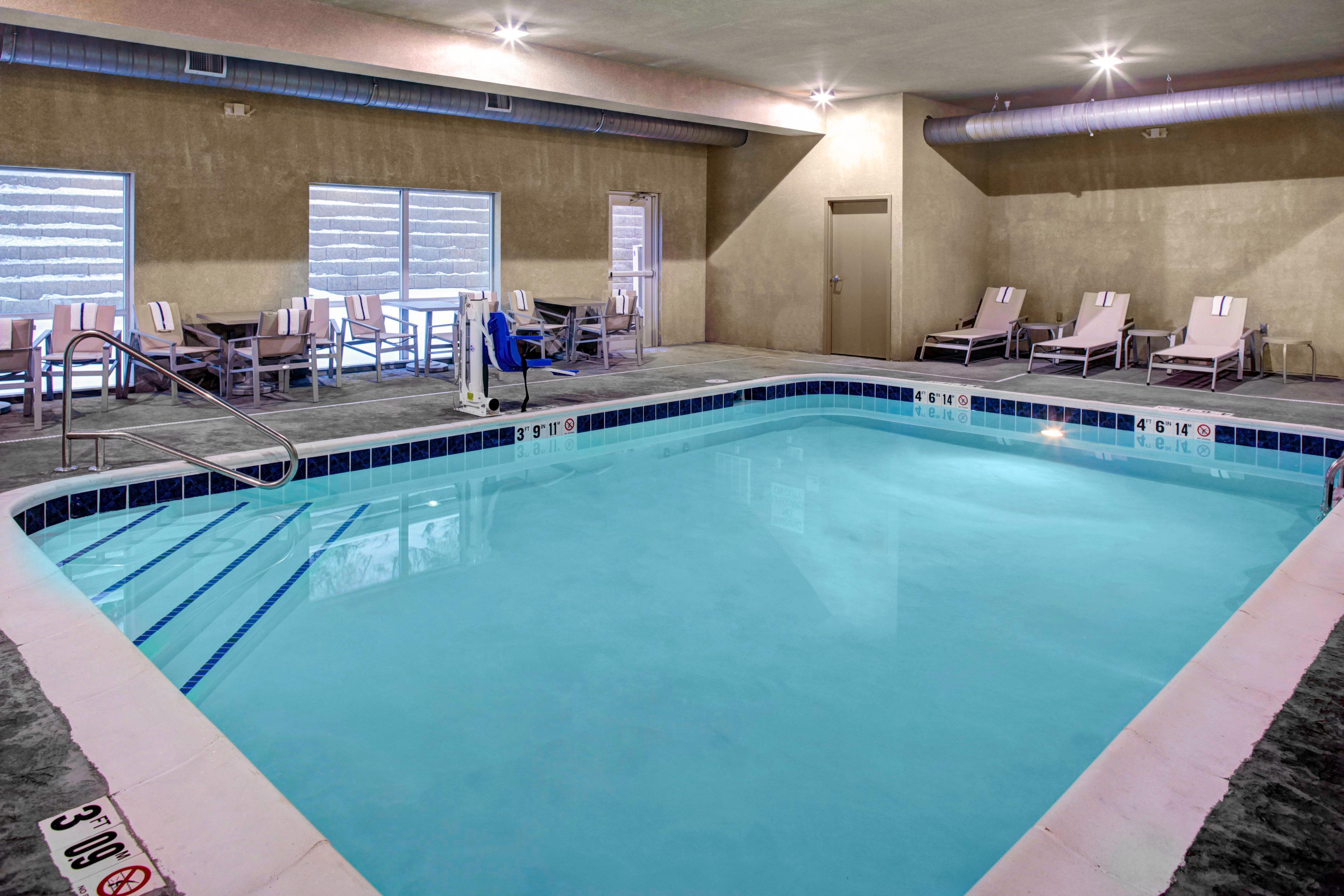 Holiday Inn Express & Suites Coldwater By Ihg Экстерьер фото