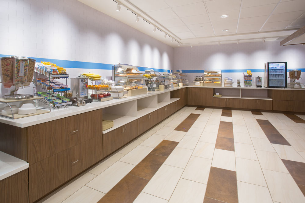 Holiday Inn Express & Suites Coldwater By Ihg Экстерьер фото