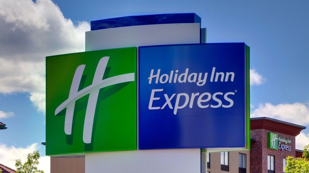 Holiday Inn Express & Suites Coldwater By Ihg Экстерьер фото